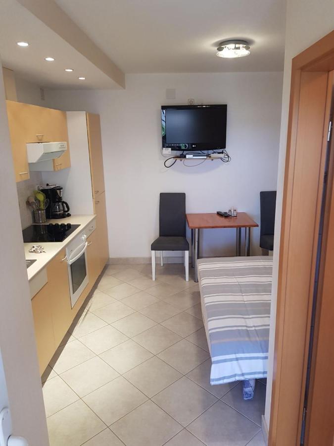 Apartment Jelena Цриквеница Экстерьер фото